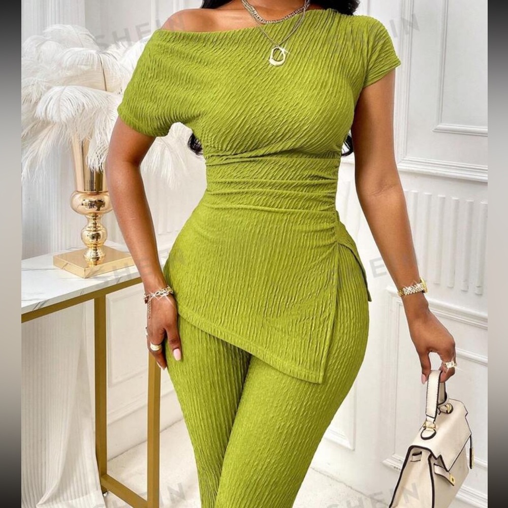 SHEIN Slayr Asymmetrical Neck  Split Hem Ruched Top & Flare Leg Pants